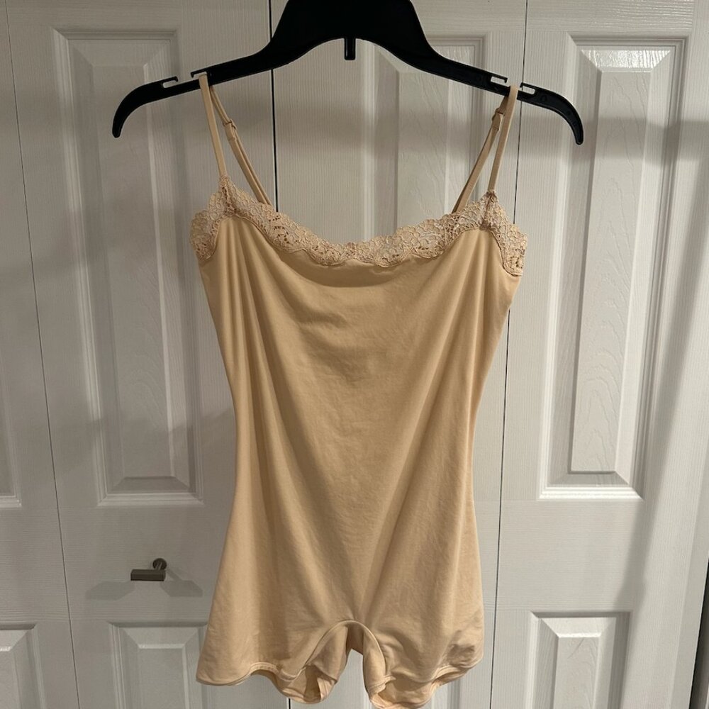 SKIMS Medium Nude Fits Everybody Onesie - Picture 3 of 5